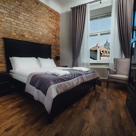 Sherlock Apartments Riga Esterno foto