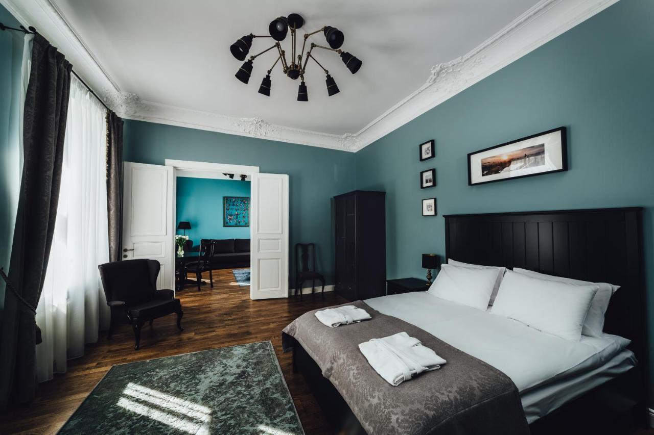 Sherlock Apartments Riga Esterno foto