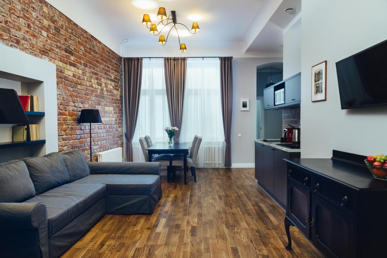 Sherlock Apartments Riga Esterno foto